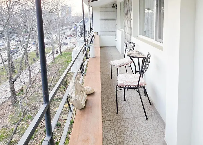 Urban Nest Near The Center Апартаменты