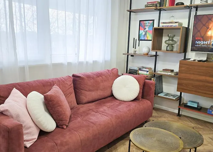 Urban Nest Near The Center Апартамент *