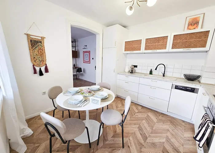 Апартамент Urban Nest Near The Center *